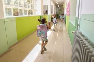 La falta de niños y de motivación empieza a vaciar las aulas del Baix Llobregat 