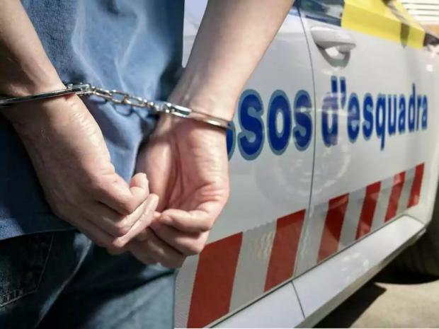 El ladrón que siempre cometía el mismo error: 4 atracos en Gavà y Viladecans que acabaron mal