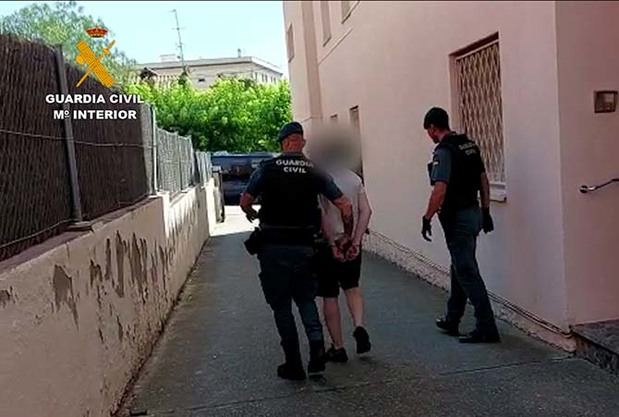 Detenido en Sant Just por abusar de menores suplantando a un representante de ‘gamers’