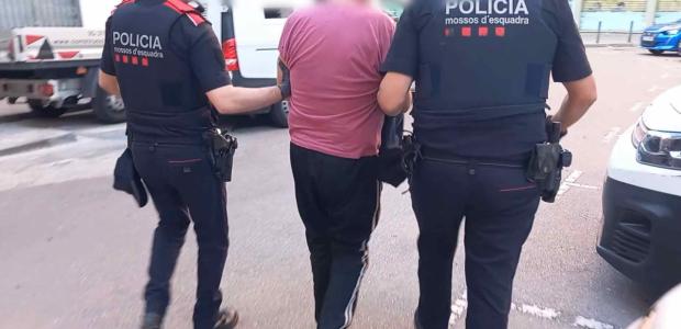 Un hombre de 70 años convierte una antigua frutería de Cornellà en un punto de venta de hachís