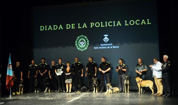 Una decena de unidades caninas rinden homenaje a la agente canina Kenia