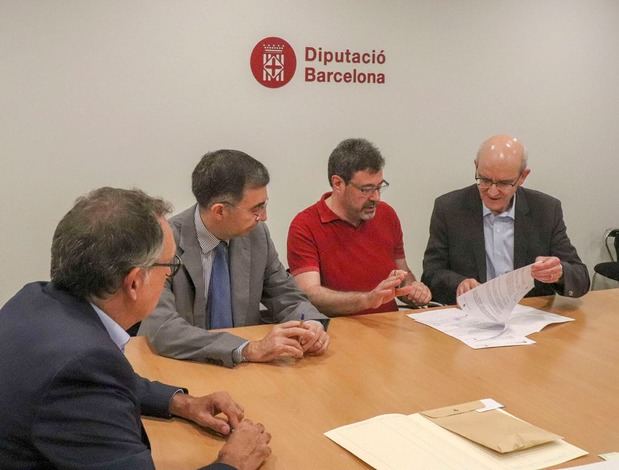 Firma del crédito entre los ayuntamientos de Esplugues, Sant Just Desvern, la Diputación y BBVA