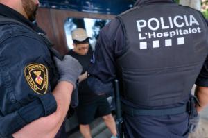 Cuatro detenidos y un patinete Fórmula 1: impactante operativo contra la delincuencia en L’Hospitalet