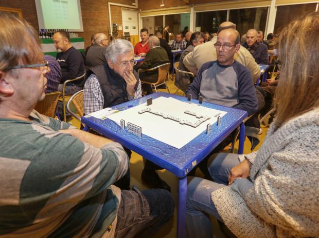 Viladecans invita a los mejores jugadores de España a su torneo 'open' de dominó