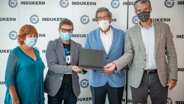 Los alumnos de El Prat recibirán cien ordenadores portátiles para reducir la brecha digital