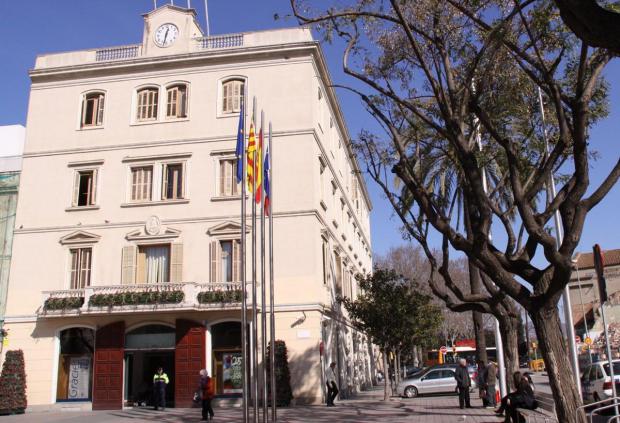 Descubre cómo Sant Boi ayuda a las mujeres y jóvenes del barrio Camps Blancs