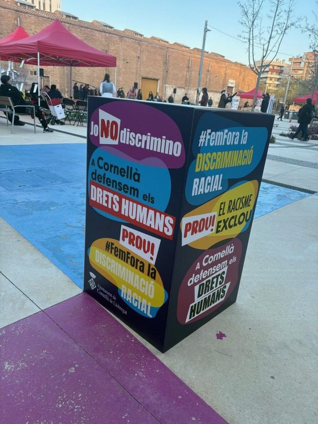 Cornellà condena los cánticos racistas en el partido España-Egipto y defiende sus valores de convivencia