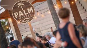 Castelldefels incorpora las Fiestas del Mar al Palm Market de la Plaza de las Palmeras