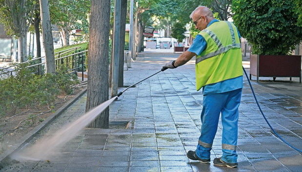 L’Hospitalet aposta per l’ús d’aigües freàtiques per al reg i la neteja viària