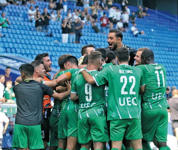 El Cornellà ja marca al RCDE Stadium