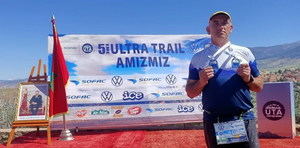 A l’Ultra Trail d’Amizmiz Bigniew Podwika marca un temps, contra pronòstic, d’un total de 18 hores i 34 minuts, gest a que suposa la 3ª posició del grup de veterans i la setena del global