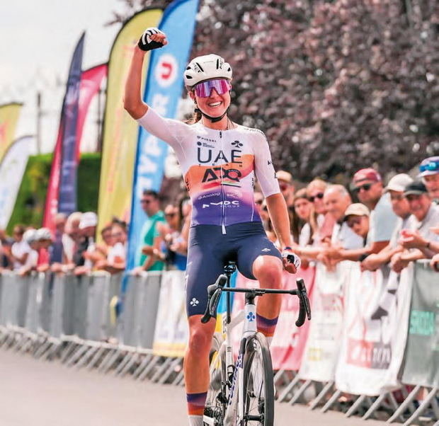 D'Esplugues a la glòria: la ciclista Paula Blasi es fixa com a objectiu la Volta i la Vuelta 2026