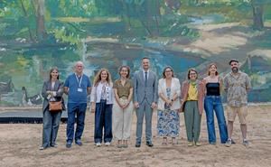 Aigües de Barcelona promou un mural artístic que connecta aigua i natura davant el SJD Pediatric Cancer Center Barcelona