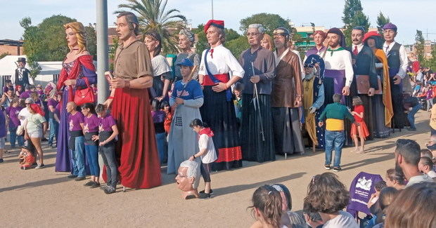 La colla de Casablanca convierte a Sant Boi en baluarte de los ‘gegants’