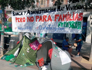 Ingrid logra un piso tras 66 días de acampada