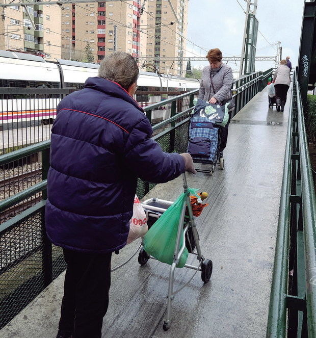 Adif restringirá el paso de trenes entre El Prat y Sants para avanzar en las obras de la estación de Bellvitge