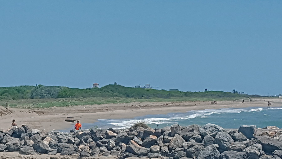 Las playas del Baix, en peligro de extinción