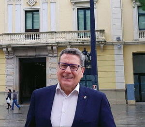 Miguel García: “L’Hospitalet necesita un alcalde próximo, que se pasee por la ciudad y no por los platós”