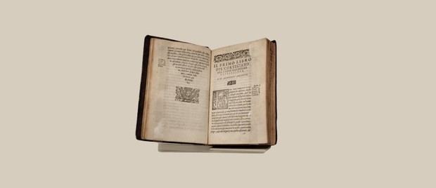 Exposición de una edición de 1556 de 'El cortesano' en el Museo del Renacimiento