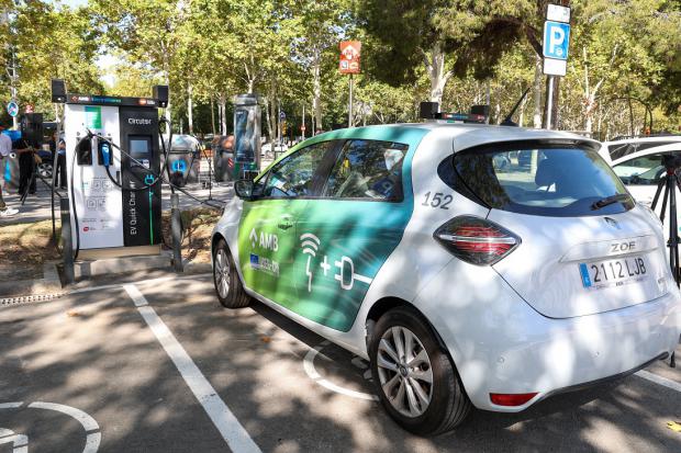 Revolución sostenible en L'Hospitalet: primera electrolinera que se alimenta de la energía del metro