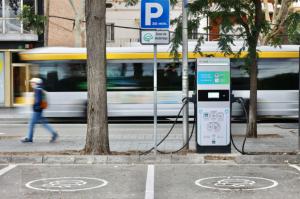 Recarga tu vehículo eléctrico en Sant Boi con la nueva electrolinera de carga rápida