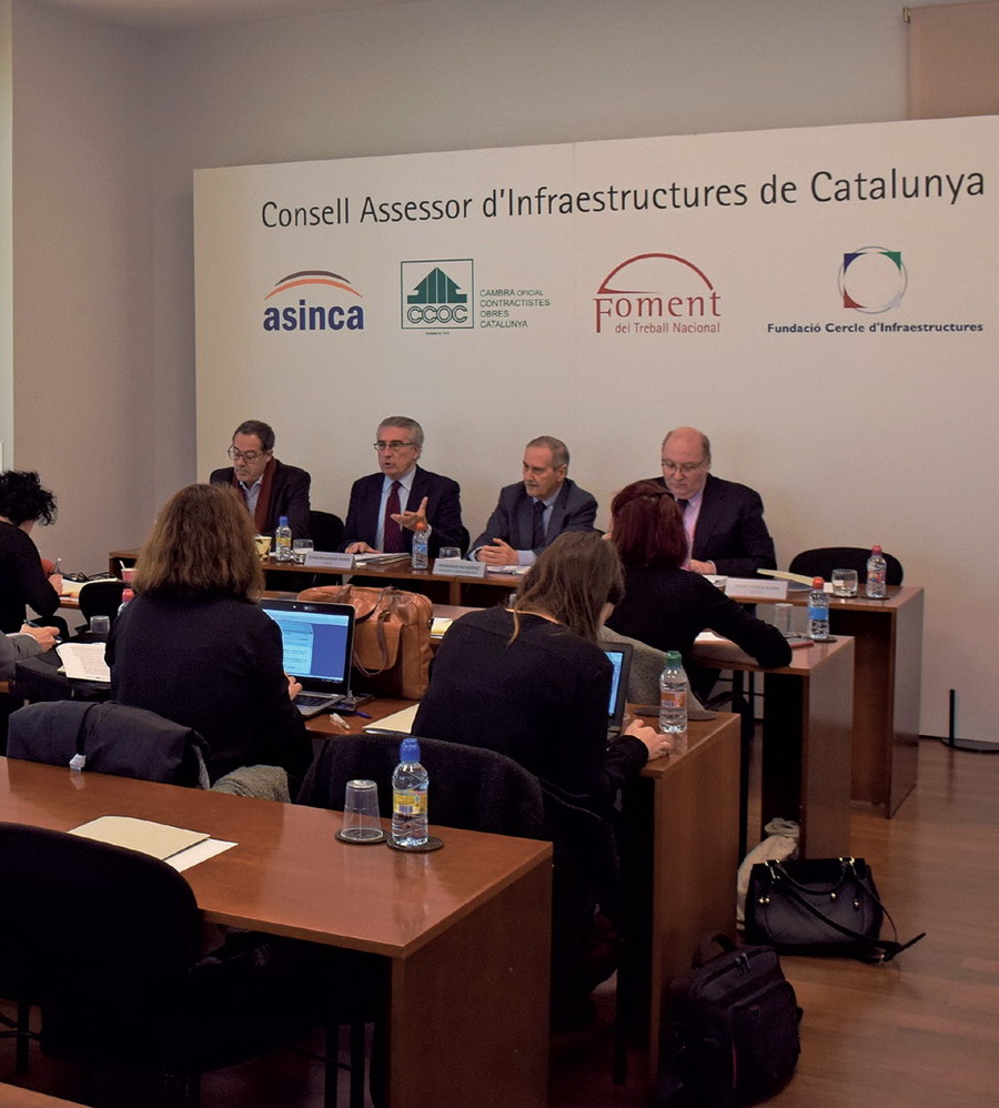 Expertos en infraestructuras apuestan por el pago por uso y por contaminación en las vías rápidas