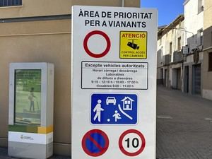 Prohibida la circulación de patinetes y bicicletas eléctricas en la isla de peatones de Esparreguera