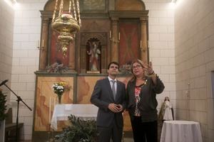 Marc Castells y Mercè Esteve han inaugurado la restauración de la ermita de Santa Eulàlia en Begues.