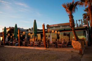 El “Arroz de Castelldefels”, esencia mediterránea con sello Tibu-ron Beach Club a pie de playa