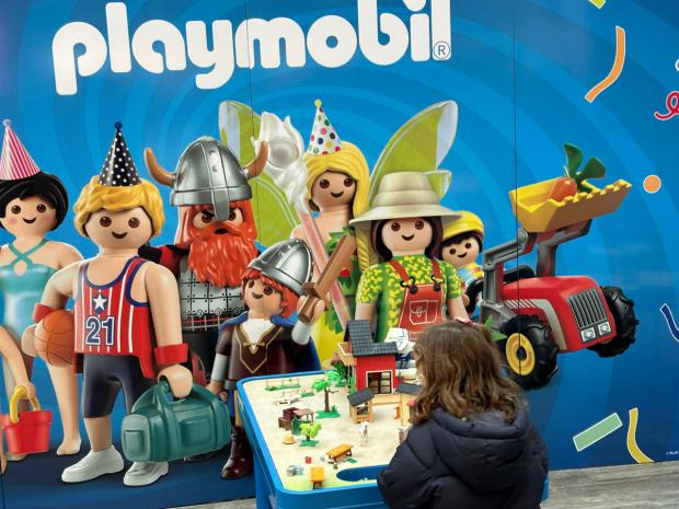 El universo Playmobil llega al centro comercial Finestrelles para celebrar su 50 aniversario