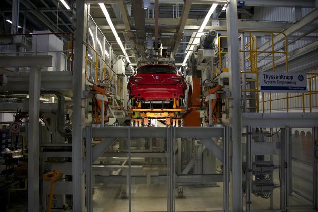 La Generalitat impulsa la electrificación de vehículos en la fábrica SEAT de Martorell