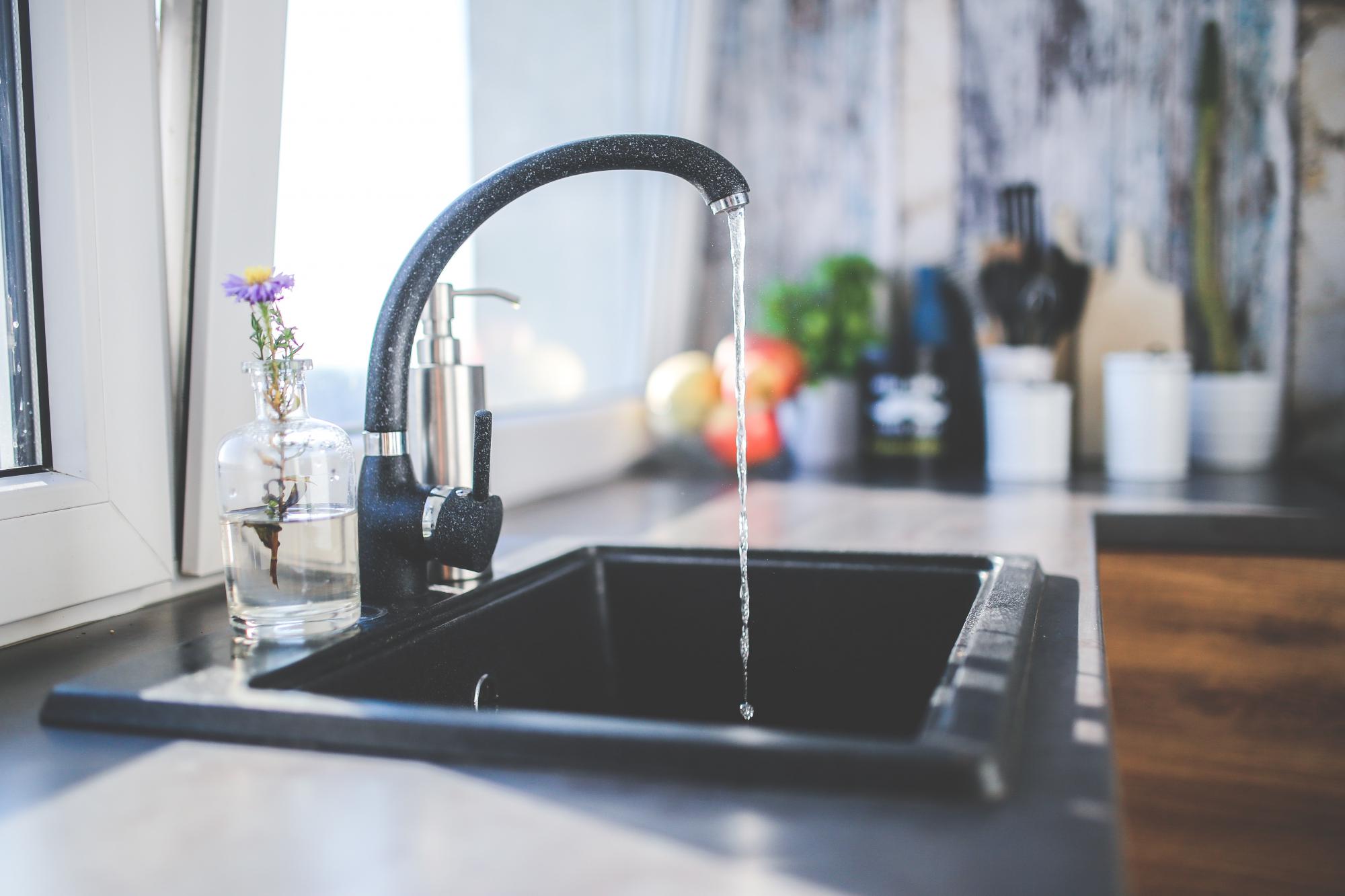 Aigües de Barcelona propone reducir el recibo del agua un 3,9% pero el AMB lo ve "insuficiente"