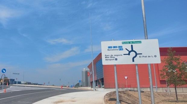 Finalizan las obras de la rotonda del Mas Blau y mejora la movilidad en El Prat