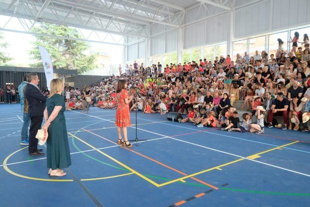 Gavà estrena pista polideportiva al lado de la escuela Marcel·lí Moragas