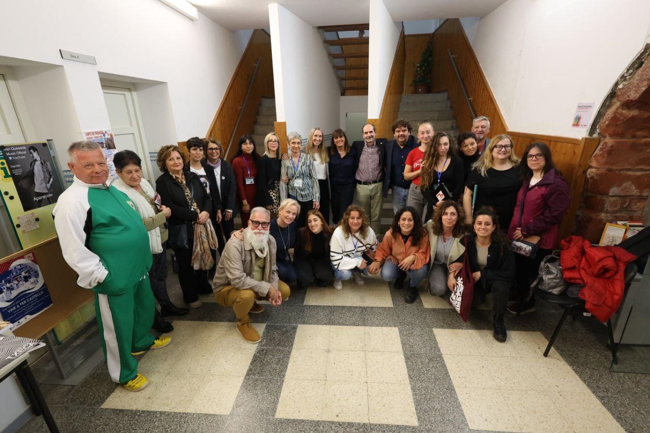 El programa 'A-porta' de Gavà visita 256 hogares de Can Tintorer y Les Colomeres