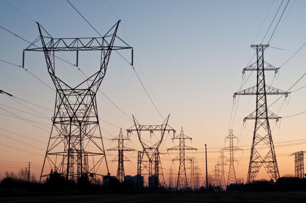 Más de 60 empresas del Baix y L'Hospitalet compran juntas la electricidad más barata