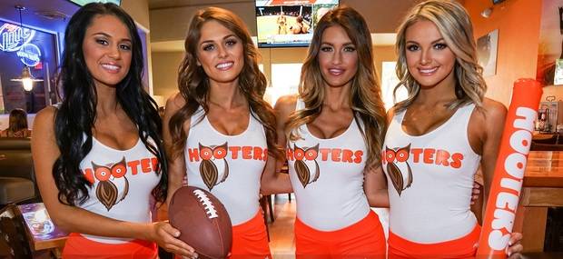 Imagen de una de las noticias de la web central de Hooters