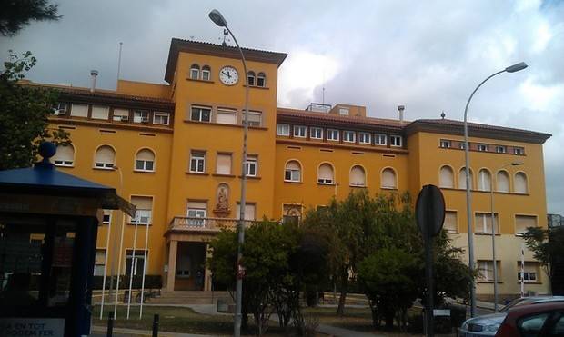 CGT endureix el discurs en defensa del Hospital de Viladecans