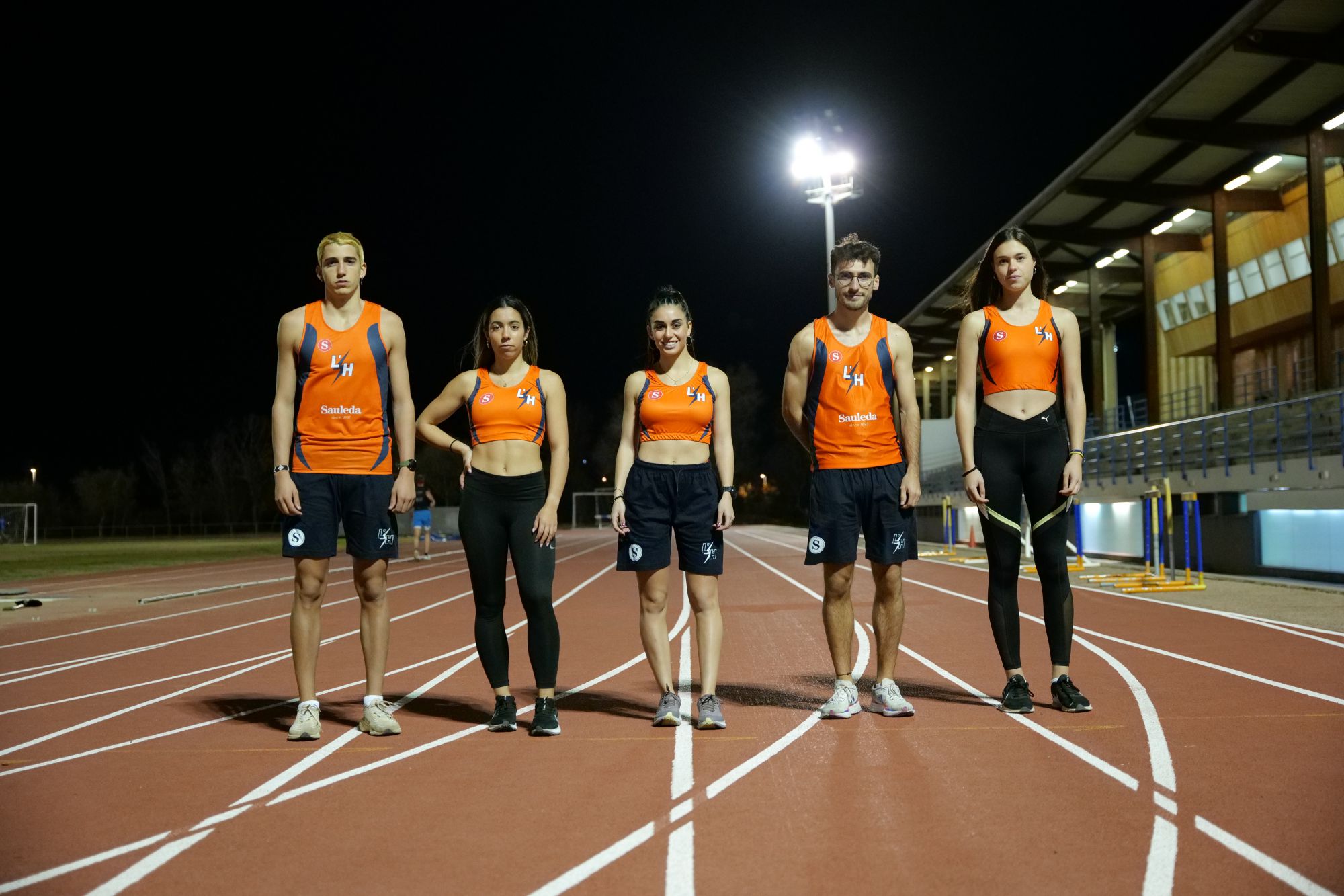 Tres atletas del Baix Llobregat vestirán la camiseta de L'Hospitalet Atletisme