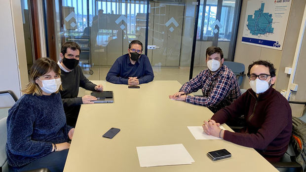 Torrelles y Santa Coloma de Cervelló hablan con el AMB sobre el servicio de la L76