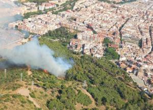 ¡Última hora! Declarado un incendio forestal en el parque de Mas Ratés en Viladecans