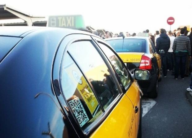 La asociación de taxistas ‘Elite Taxi Barcelona’ descarta “a día de hoy” una movilización durante el Mobile World Congress