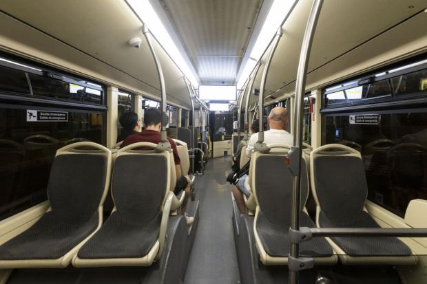 El refuerzo del Nitbus atrae 100.000 pasajeros nuevos en solo dos meses y dispara la demanda un 21 %