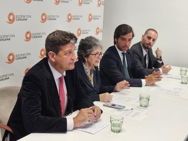 De izquierda a derecha: Eloy Moreno, Elda Mata, Juan Chapapría y Mario de Diego (de SCC), en la rueda de prensa ofrecida el pasado 29 de abril para informar de la presentación de la demanda contra la CCMA