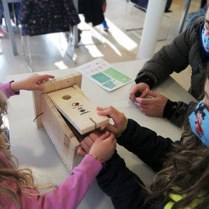 Castellví estrena la Jugateca del Medio Ambiente con la instalación de cajas-nido