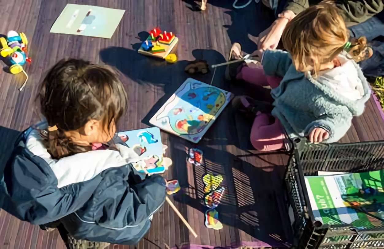 Aprender, jugar y compartir: los parques de L’Hospitalet se convierten en punto de encuentro familiar