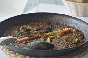 La Daurada: como prolongar el verano con un arroz frente al mar