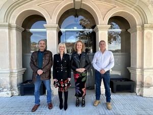 La delegada del Govern visita Corbera de Llobregat para abordar necesidades locales
