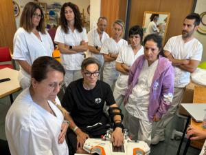 Martorell incorpora un robot pionero para rehabilitar la mano en pacientes con lesiones cerebrales