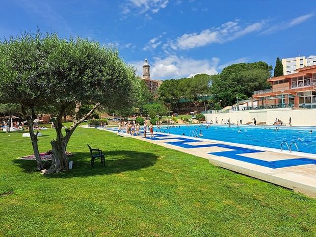 Esparreguera abre la piscina municipal gratis para combatir el calor extremo